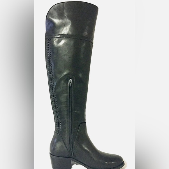 BRAND: VINCE CAMUTO BENDRA COLOR: BLACK CONDITION: EXCELLENT
SIZE:  US 10 - Picture 2 of 9